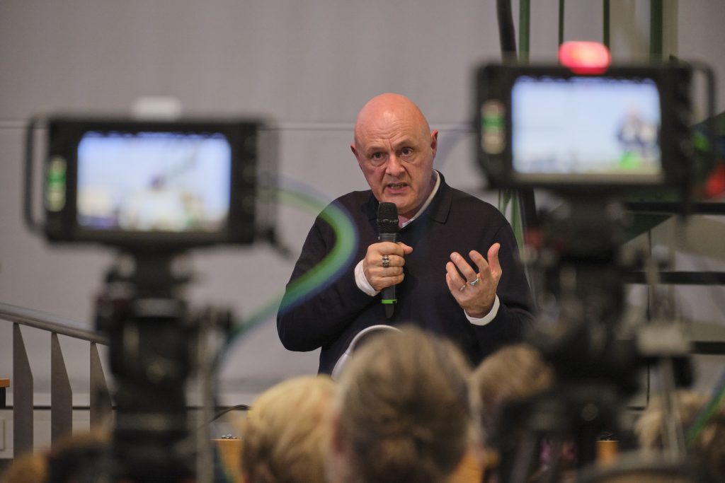 Johan Rooryck stellte die Konferenz in seiner Keynote in den Kontext einer europäischen Entwicklung (Foto: Martin Liebetruth)