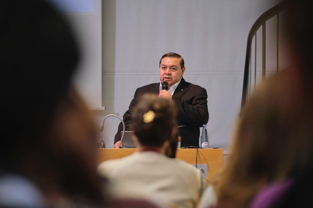 Keynote von Dr. David Oliva Uribe, Senior Consultant bei der UNESCO (Foto: Martin Liebetruth)